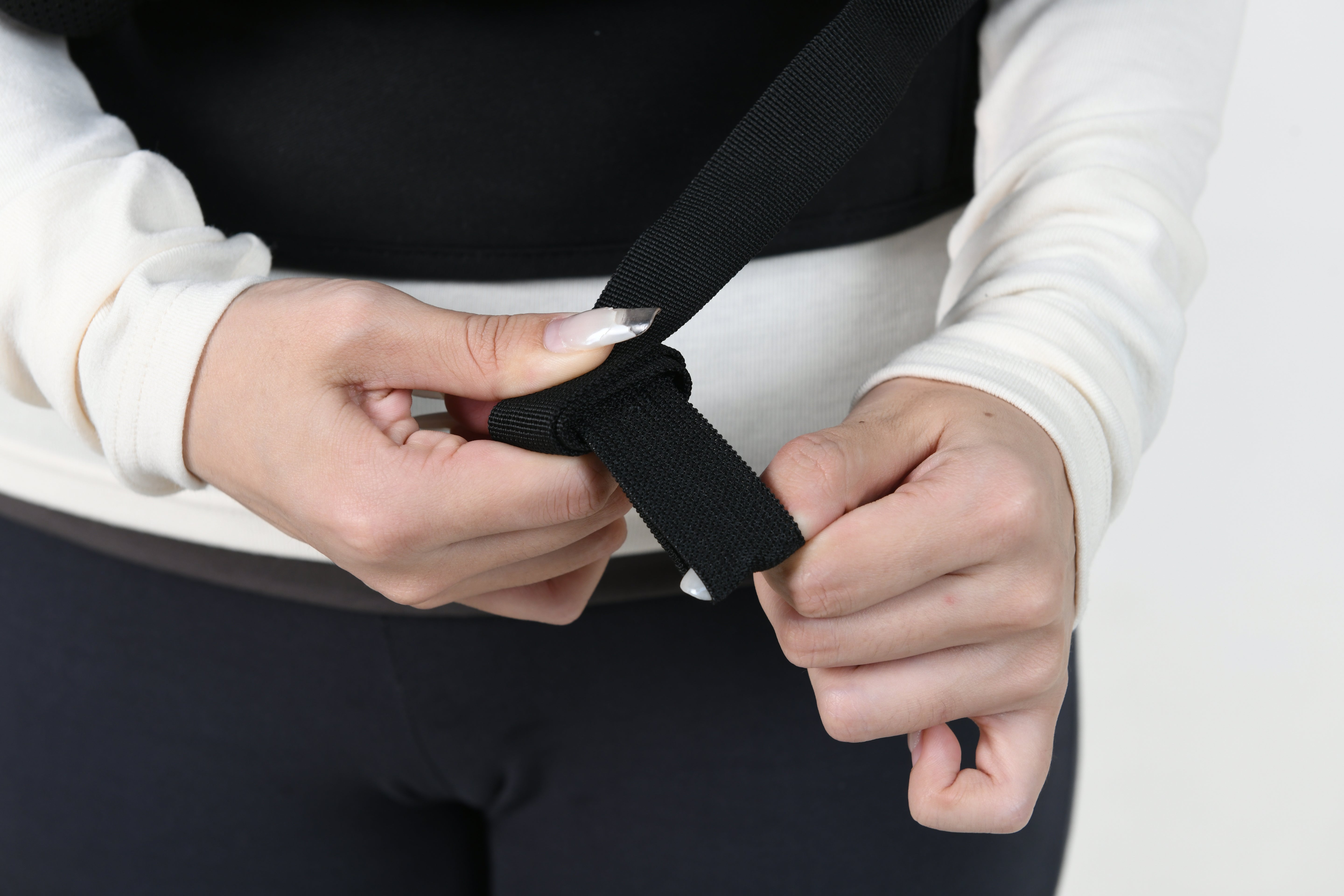 LUFFCABO baby carrier strap adjustment for a comfortable fit, ensuring comfort and safety for both parents and babies