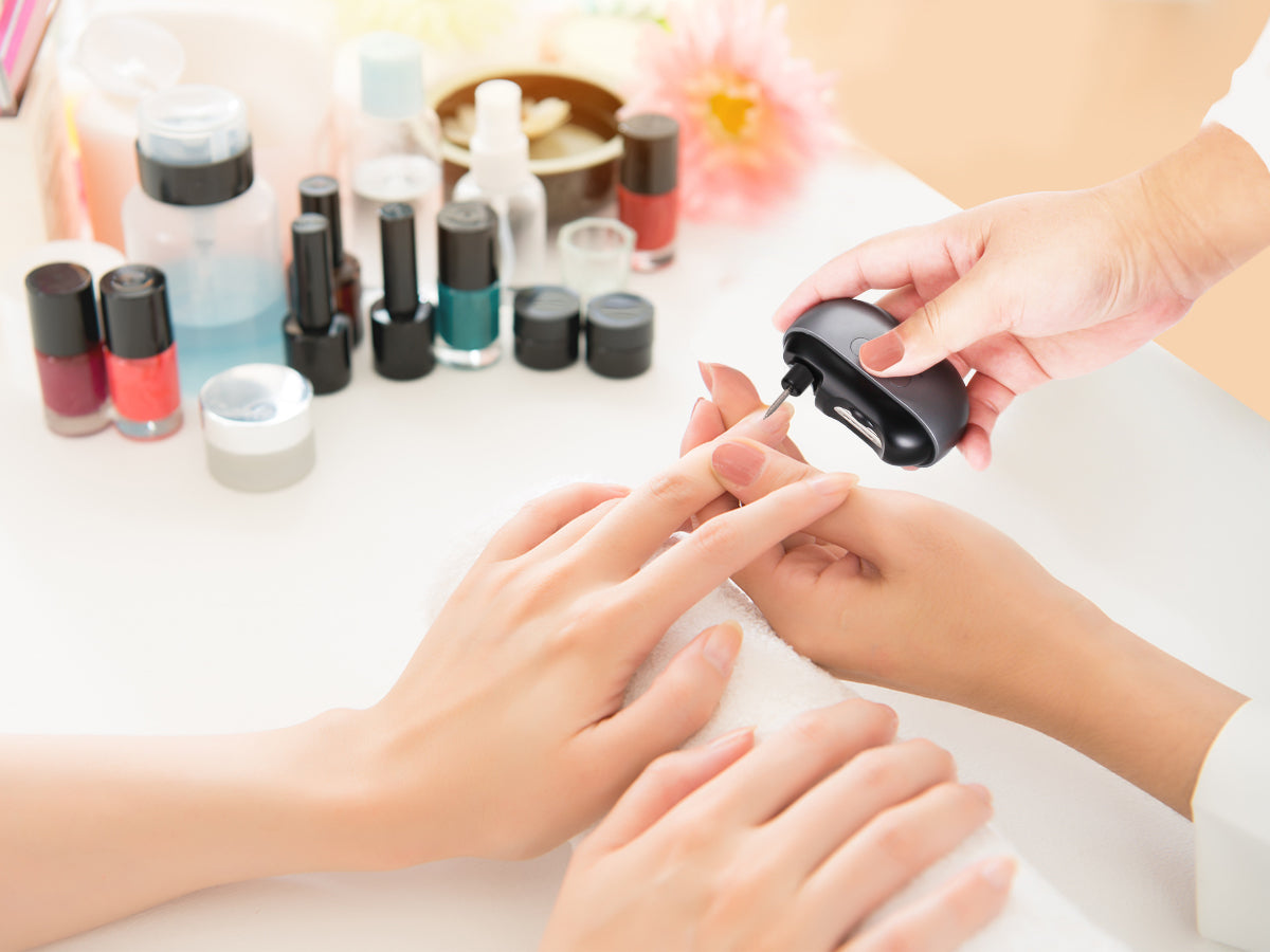 LUFFCABO automatic nail clippers for adults is designed for precise nail trimming and can be used for manicure removal as well